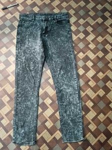 ⚡ ⚡ Flash Sale ⚡ ⚡ Distressed Denim Jeans