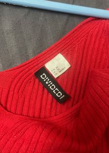 H&amp;M Red V-Neck Ribbed Tank Top