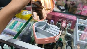 Heart Shaped Jewelry Box with Mirror