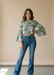 Chic Leaf Print Bell Sleeve Crop Top(free delivery