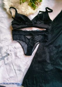 Black Lingerie Set - Bra &amp; Nightgown