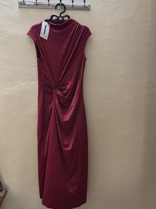 Chic Maroon Twist Dress