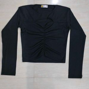 BLACK CROP TOP