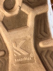 kazar max sneaker 8-8.5 yrs