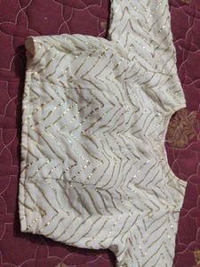 Elegant White Blouse with Gold Accents size M