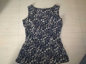 Mid-Thigh Floral Kurti with Back Zip