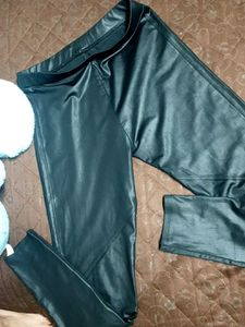 Chic Faux Leather Leggings