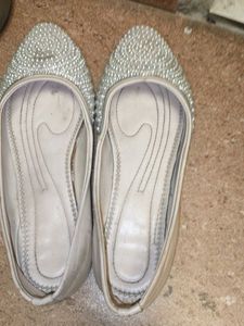 Elegant Pearl Embellished Ballerina Flats