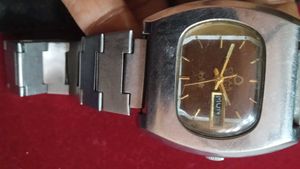 Vintage Men's Watches - Unique Find!