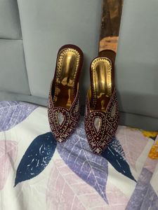 Embellished Ethnic Mojaris
