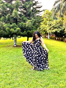 Chic Black Floral Maxi Dress