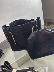 Chic Black Textured Bucket Handbag