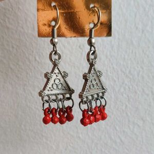Vintage baddie red dangly earrings