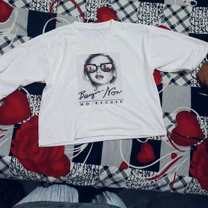 Graphic Print Tee shirt women 🤍💙🩵