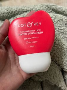 Dot &amp; Key Strawberry Dew Tinted Sunscreen