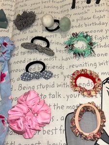 Assorted Combo Of 12 Hair Accessories