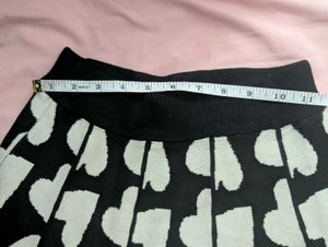 Black Heart Print Midi Skirt