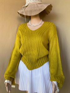 Mustard V-Neck Knit Sweater💛💫