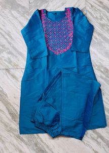 Elegant Teal Kurta Set with Embroidery