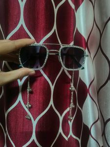 Sparkling Square Sunglasses with Chain