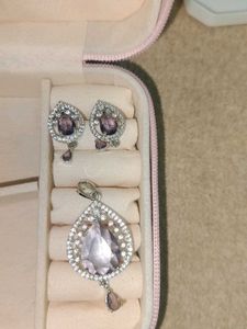 Elegant Tear Drop Pendant &amp; Earring Set
