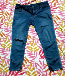 Damage/ripped/distressed Jeans