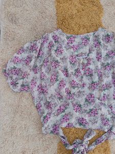 Floral Print Sheer Puff Sleeve Top