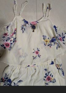 Chic Floral Print Off-Shoulder Kurta Set