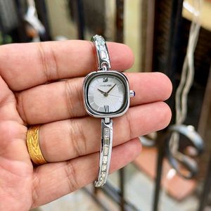 Elegant Swarovski Watch - Rose Gold