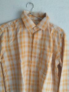 Men's Plaid Button-Up Shirt