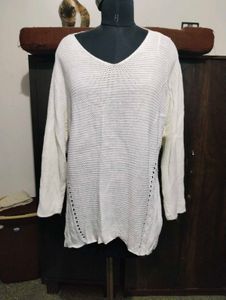 Chic White V-Neck Knit Sweater