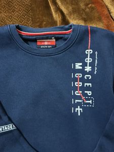 Stylish Blue Graphic Print Sweatshirt
