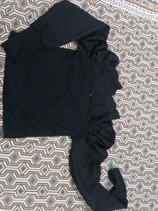 Girls wear fashionable Tops