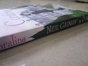 Neil Gaiman's Coraline - Illustrated Edition