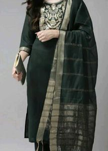 Bottle Green Kurta Set With Dupatta