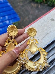 Designer Gold Toned Jhumka Earrings