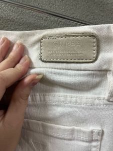Guess white vintage jeans 💸