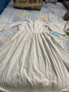 Elegant White Embroidered Kurta