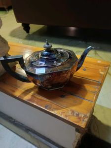 ANTIQUE ART DECO SILVER PLATED TEA POT