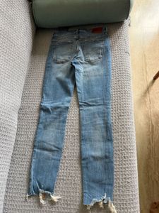 ZARA Ripped Jeans NEVER WORN