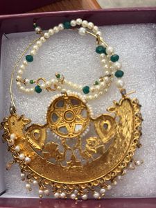 Traditional Green Nath with Pearls