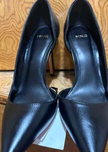 Chic Black D'Orsay Heels