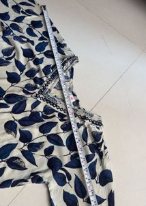 Cream Kurta with Blue Leaf Print