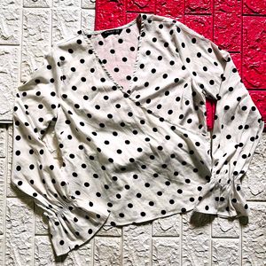 Polka Dot Wrap Top 🤍🖤