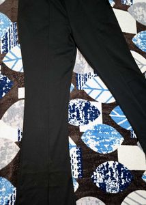 Black hem slit pants