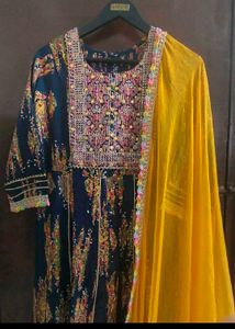 Stylish Ethnic Kurta with Dupatta Set