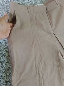 wide legged.length31 in.pocket on both sides.