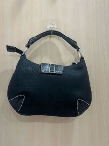 SALE Y2k Black Guess Mini Hand Bag + Charm free