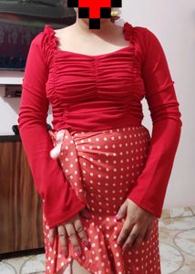 Chic red top