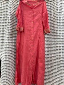 Elegant Pink Kurta with Gold Embroidery
